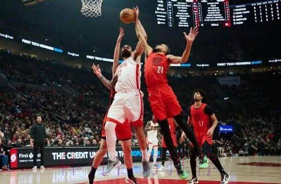 一个不中!贾巴里上一场三分10中0&本场三分3中0,合计13中0 一个不中!贾巴里上一场三分10中0&本场三分3中0,合计13中0